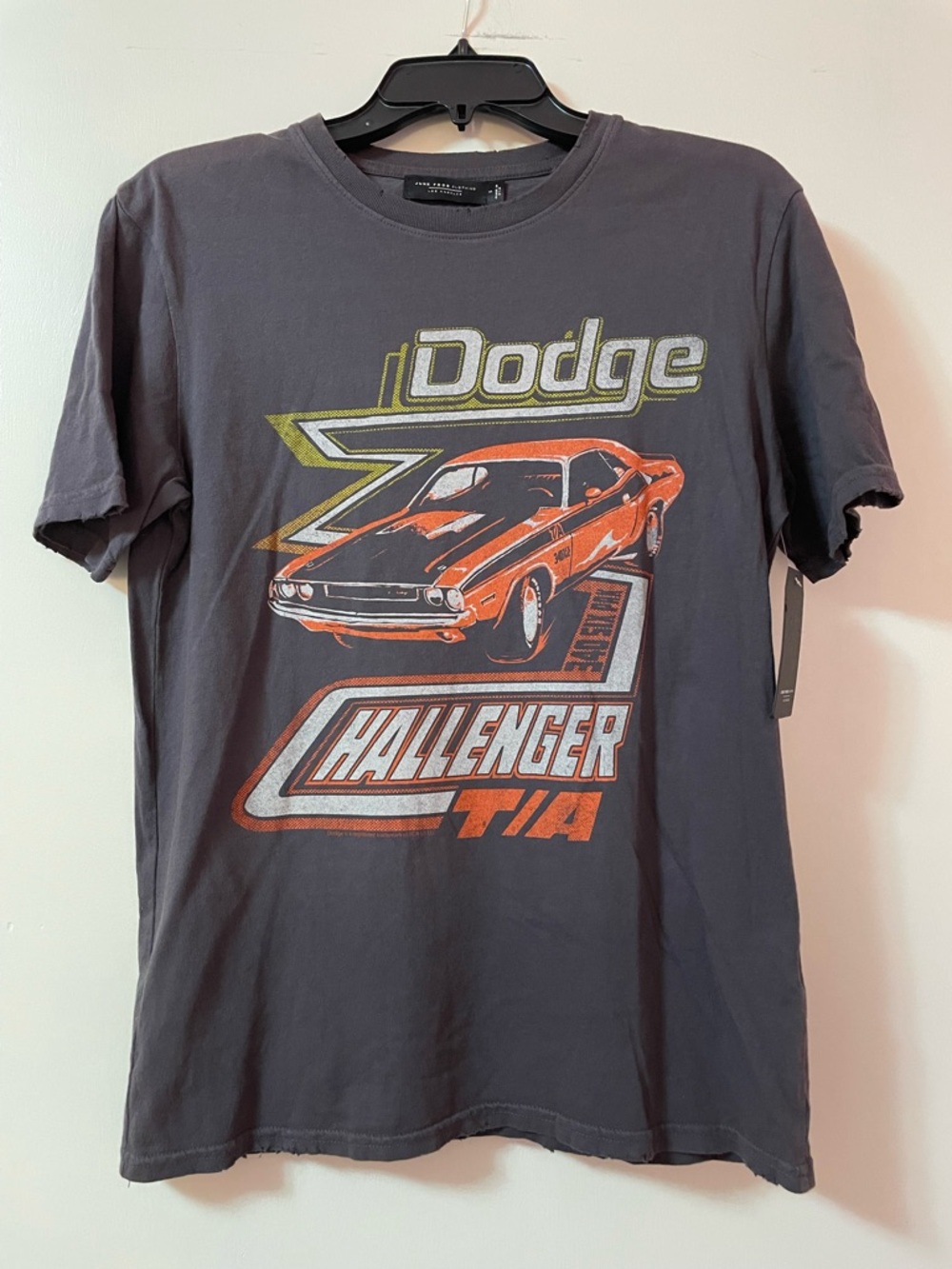 Junk Food Clothing NWT grey Dodge Challenger T-shirt